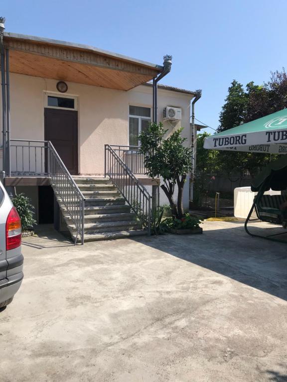 Гостевой Дом С Садом Hotel Gagra Exterior foto