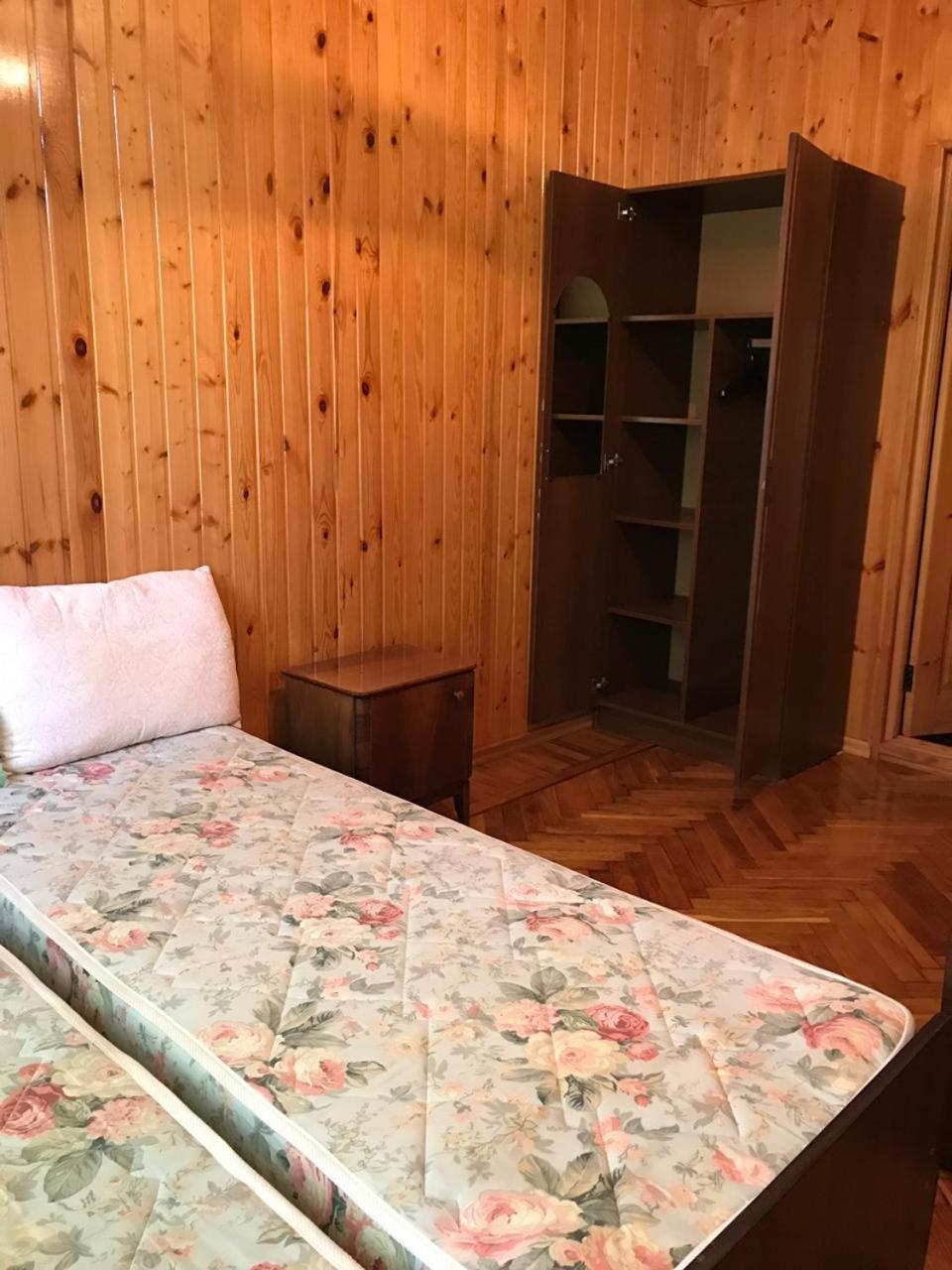 Гостевой Дом С Садом Hotel Gagra Exterior foto