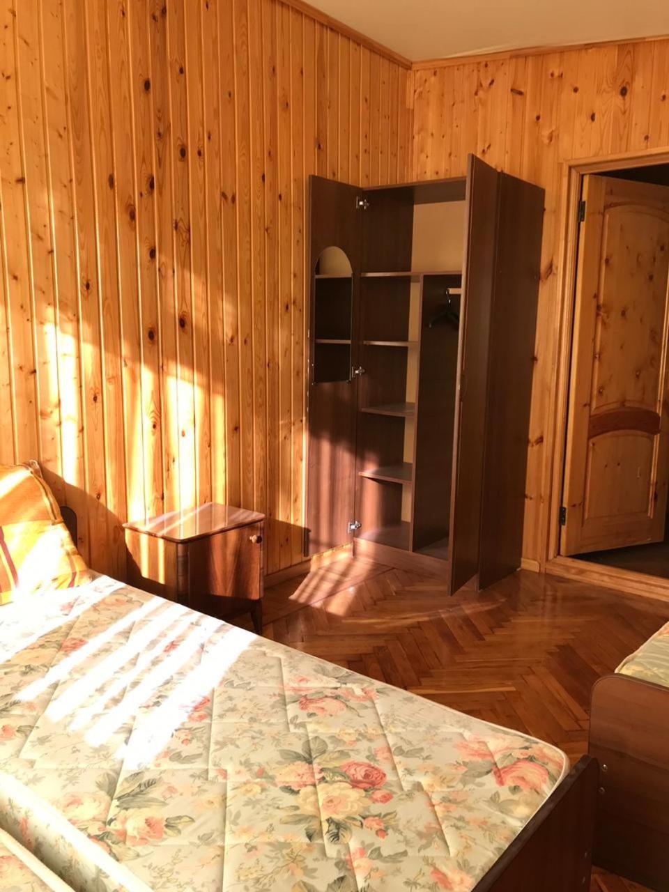 Гостевой Дом С Садом Hotel Gagra Exterior foto